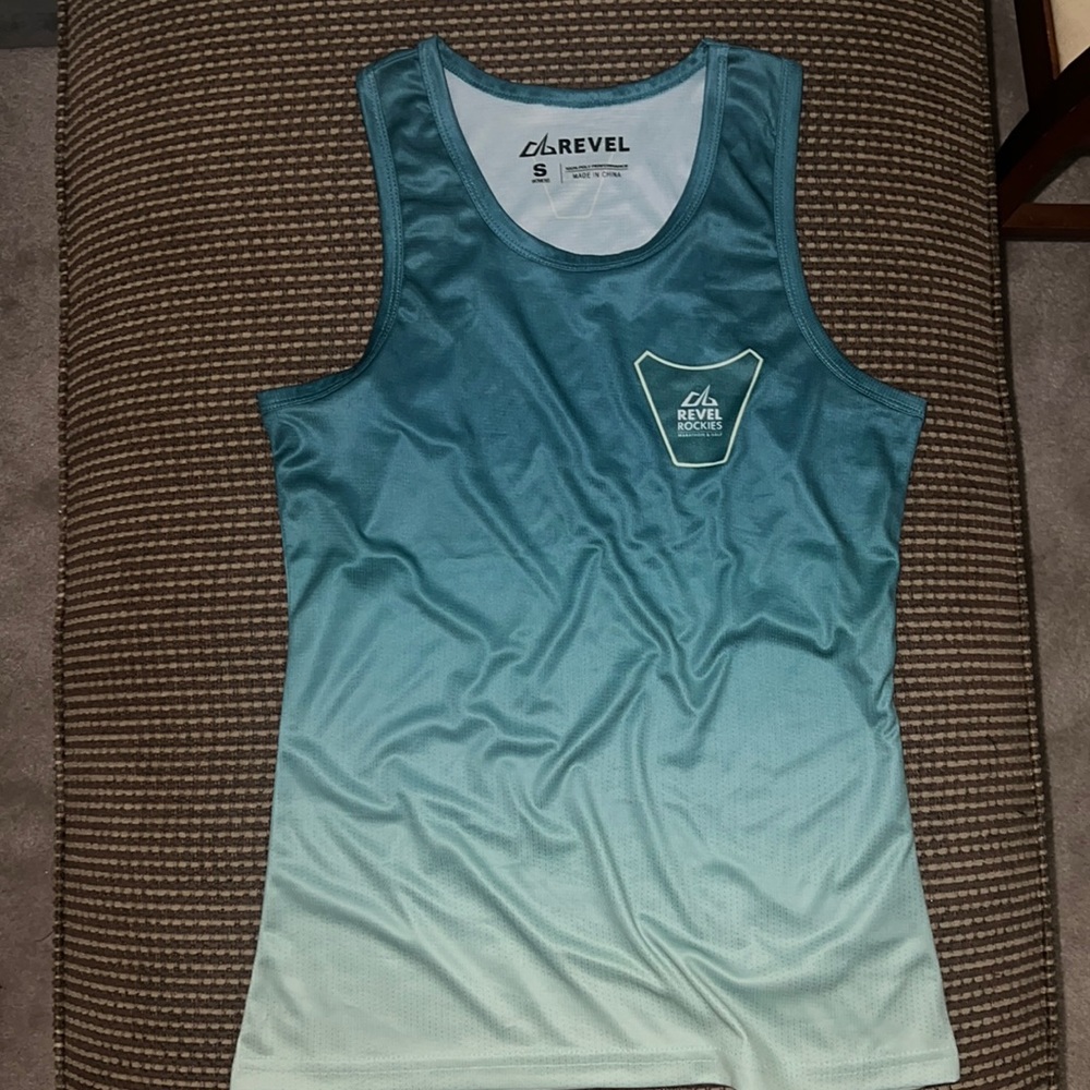 NWOT Run Revel Rockies tank size small